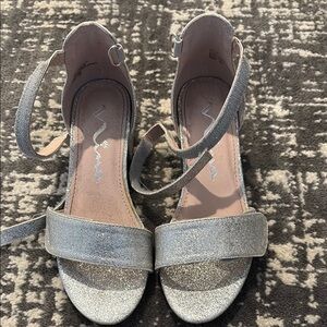 Nina Silver Dress Shoes with Elegant Design
